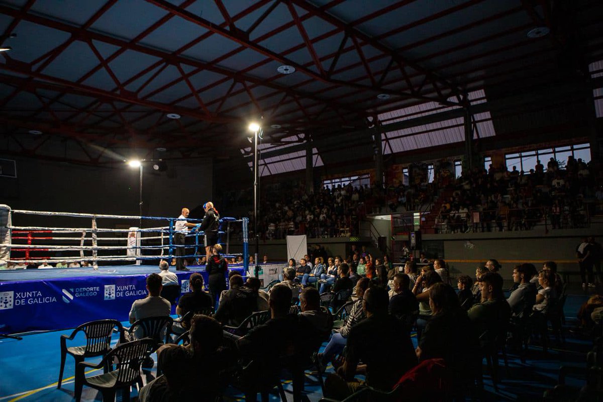 🥊 Velada en Gondomar

Este fin de semana celebrouse en Gondomar unha gran velada de boxeo, organizada polo concello en colaboración cos clubs Saudade e FlowCombat.

Moitas felicidades a todos os competidores polo seu esforzo e entrega!

#boxeo #gondomar