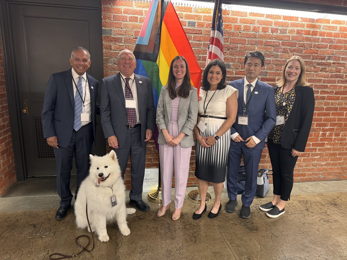 Thrilled to meet with Shauna Rust, health policy advisor to <a href="/PattyMurray/">Senator Patty Murray</a> to discuss how to improve outcomes for #celltherapy patients and their caregivers through advocacy. Also got to meet Georgia, a lovely canine ambassador!  #ASTCTHillDay <a href="/ASTCT/">ASTCT</a>