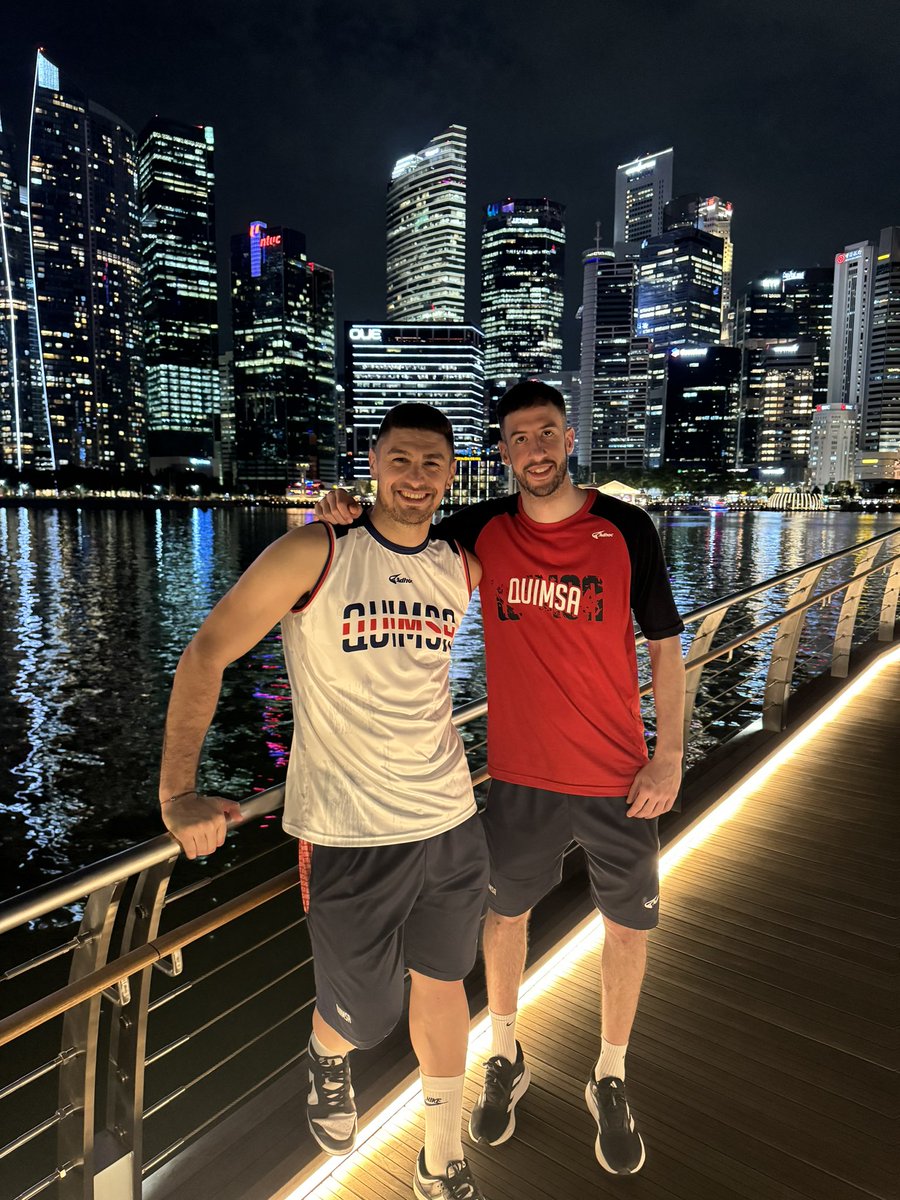 AAQuimsa's tweet photo. La Fusión conociendo Singapur 😍🇸🇬 https://t.co/Pj6wCrK9yM