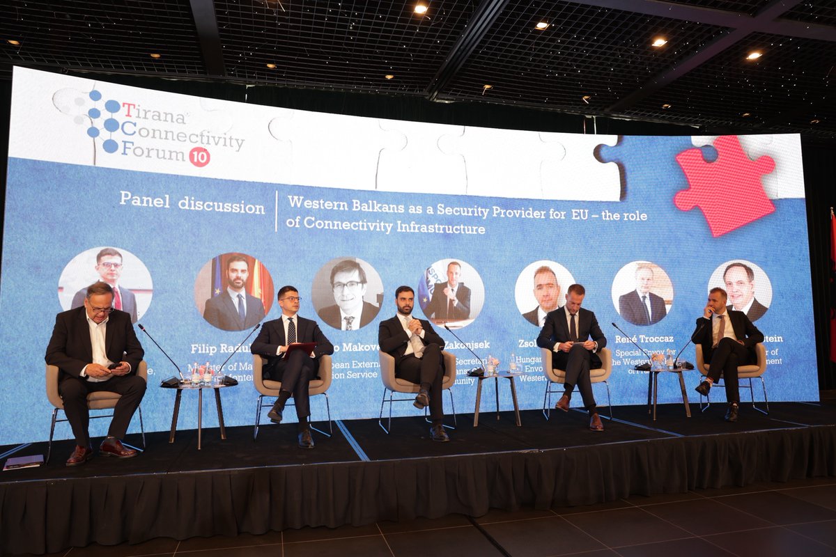 Reflecting on the ongoing war in Europe’s eastern flank, distinguished panelists and discussants of Panel 2️⃣ “𝐖𝐞𝐬𝐭𝐞𝐫𝐧 𝐁𝐚𝐥𝐤𝐚𝐧𝐬 𝐚𝐬 𝐚 𝐒𝐞𝐜𝐮𝐫𝐢𝐭𝐲 𝐏𝐫𝐨𝐯𝐢𝐝𝐞𝐫 𝐟𝐨𝐫 𝐄𝐔 – 𝐭𝐡𝐞 𝐫𝐨𝐥𝐞 𝐨𝐟 𝐂𝐨𝐧𝐧𝐞𝐜𝐭𝐢𝐯𝐢𝐭𝐲 𝐈𝐧𝐟𝐫𝐚𝐬𝐭𝐫𝐮𝐜𝐭𝐮𝐫𝐞" will