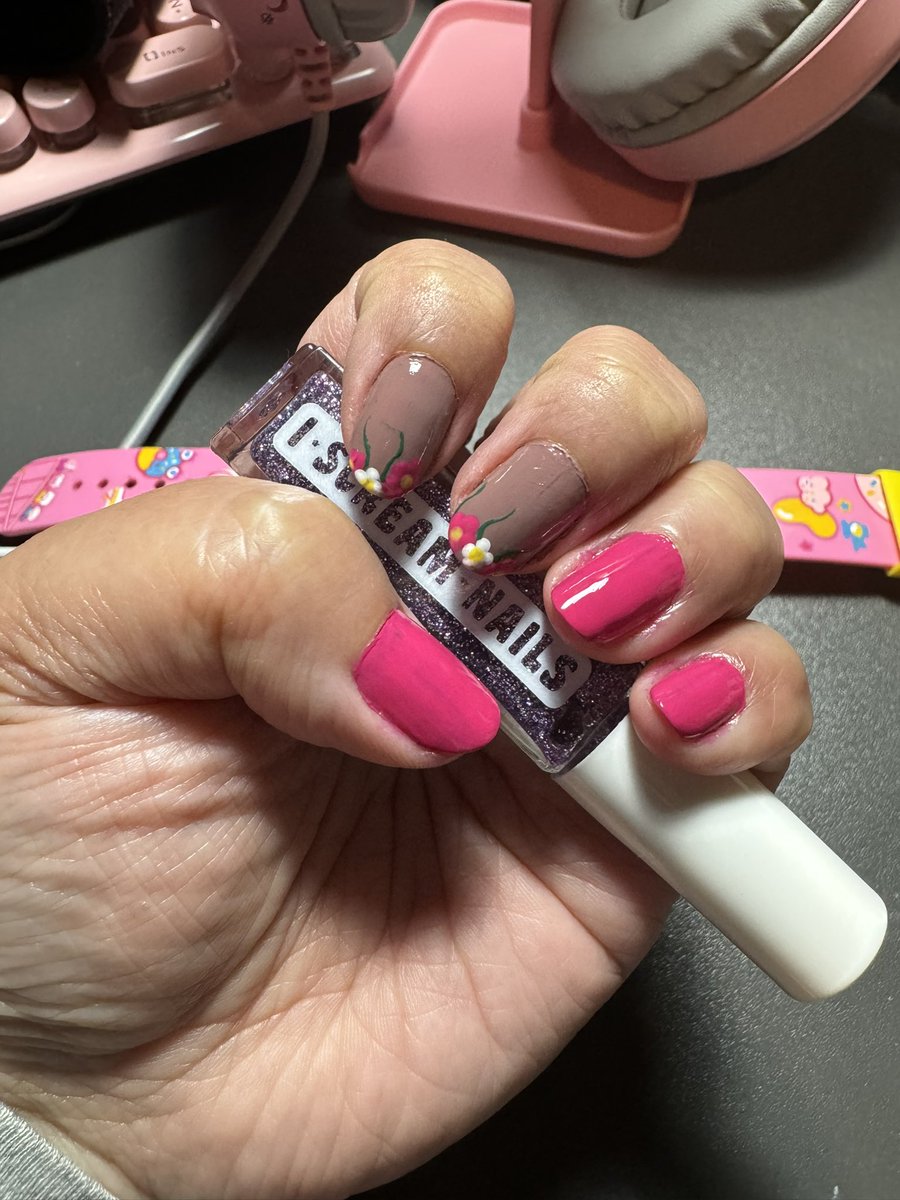WynnSedai's tweet photo. Fresh polish…

#amateurnailartist #iscreamnails #iscreamnailpolish #hundredsandthousands #flowercrowns #flowers #springinaus https://t.co/nfNDRDkVUp