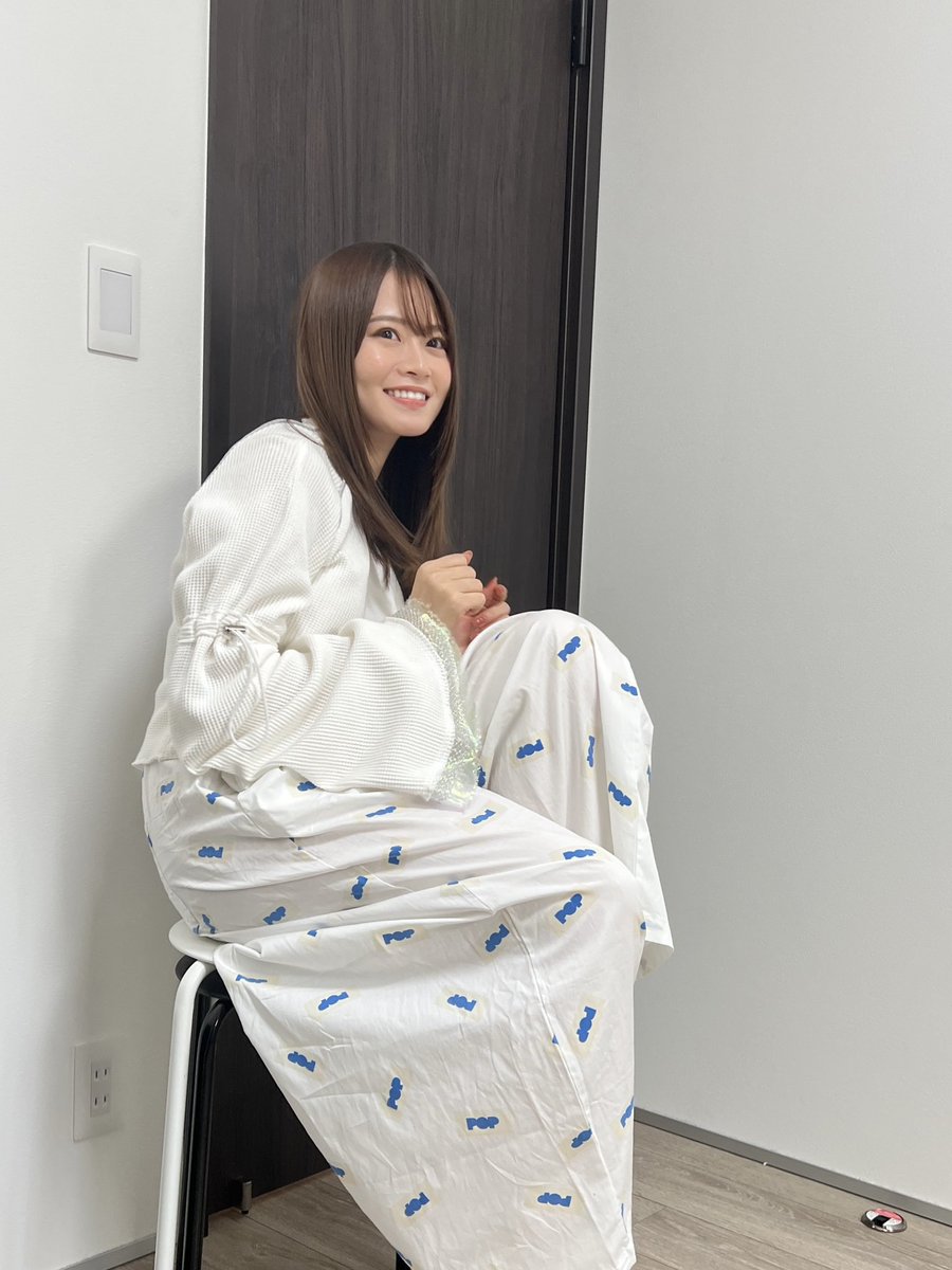 ymzkofficial's tweet photo. 【#山崎怜奈 出演情報】

9月10日(火)24:45〜テレビ朝日
「パジャピコ」

狩野英孝さん、小籔千豊さんと3人でパジャマ姿でゲームしてきました！頭脳戦でもあり、心理戦でもあり…ぜひご覧ください🫢🎮

#パジャピコ　@pajapiko https://t.co/dcvssvACzB