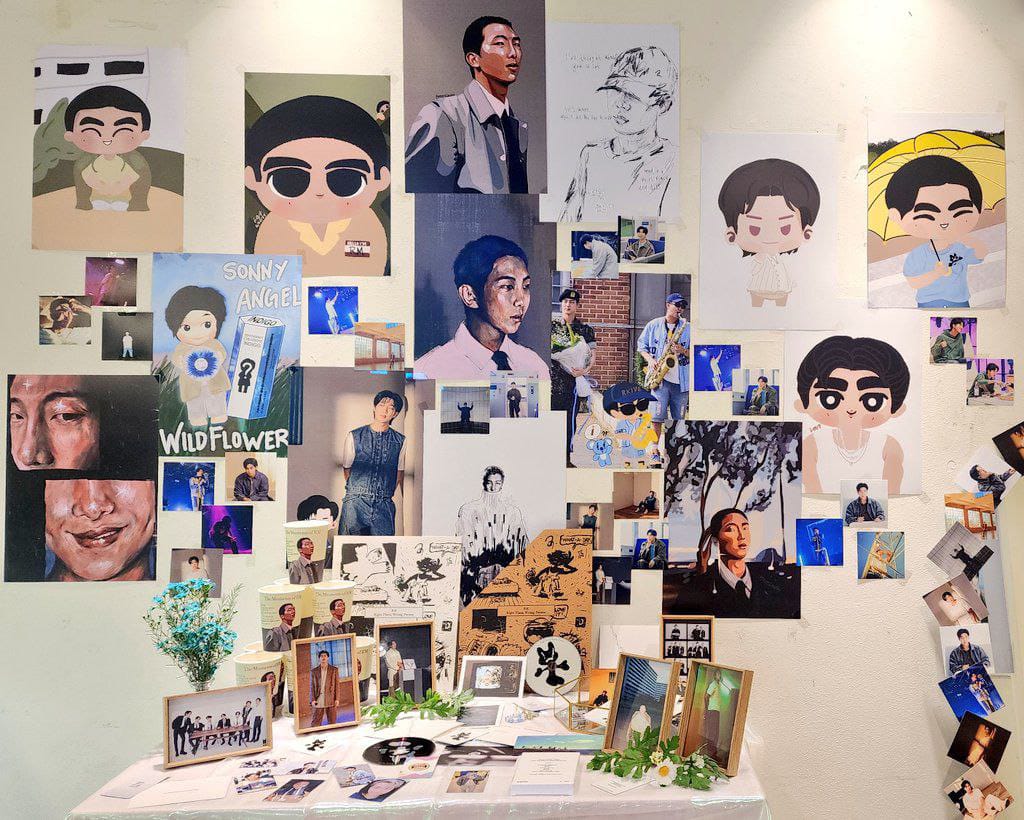 BangtanCol_7's tweet photo. Imágenes del evento en honor al cumpleaños de Namjoon en el Flower Cafe. 🎂🥳

#RM #Rm_Day #RM_Birthday #Namjoon https://t.co/dnzxcm387m