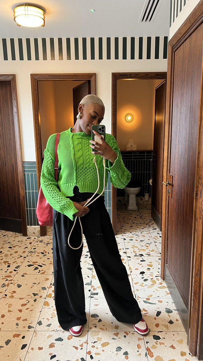 shakesdrayton's tweet photo. Guess my favourite colour😂 https://t.co/PoZRC88NHw