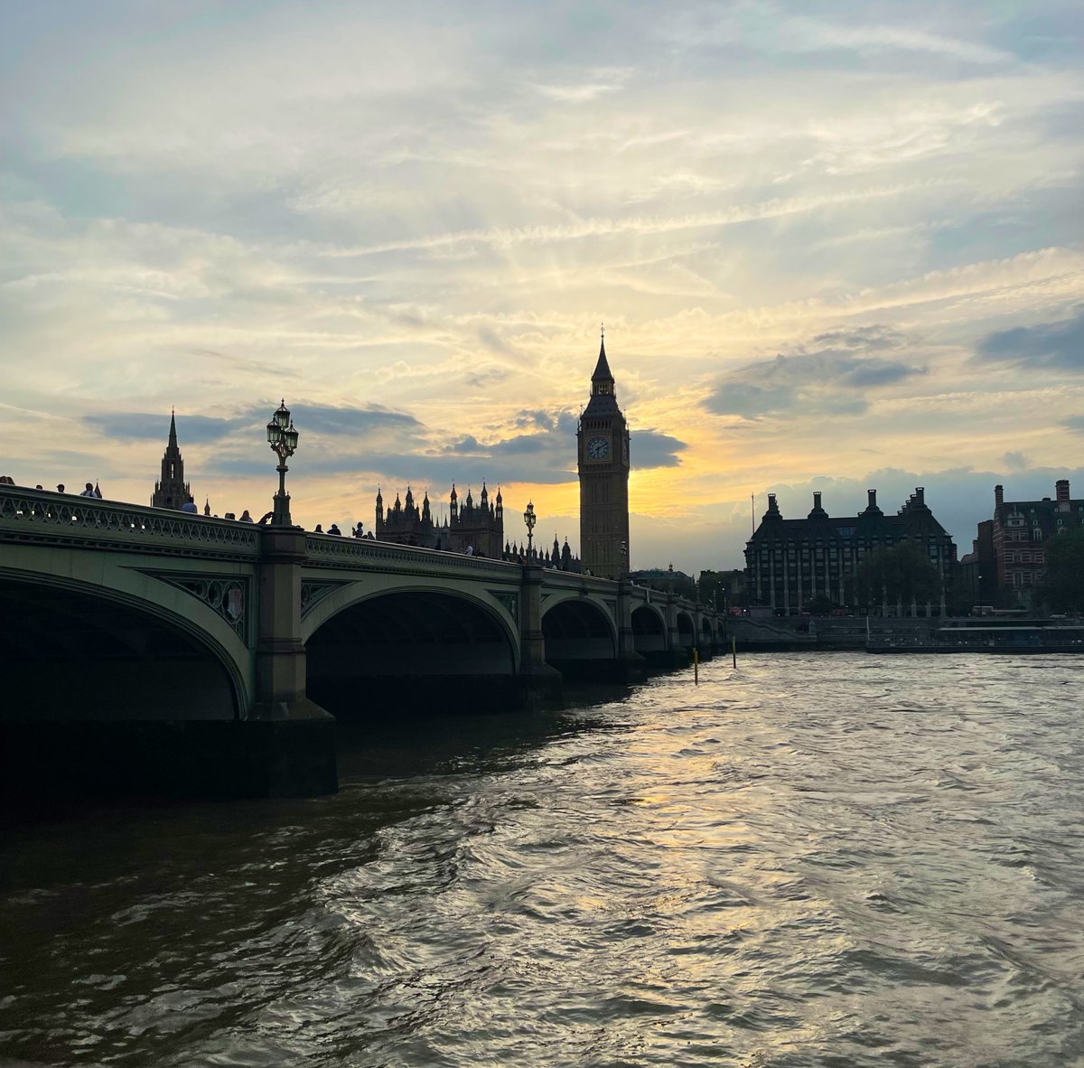 fourzeroghost's tweet photo. Year ago? Big Ben glowing in the sunset – a perfect end to a wonderful day 🌆 #GoodDay #LondonSunset #EveningVibes https://t.co/gFulx6K0uV