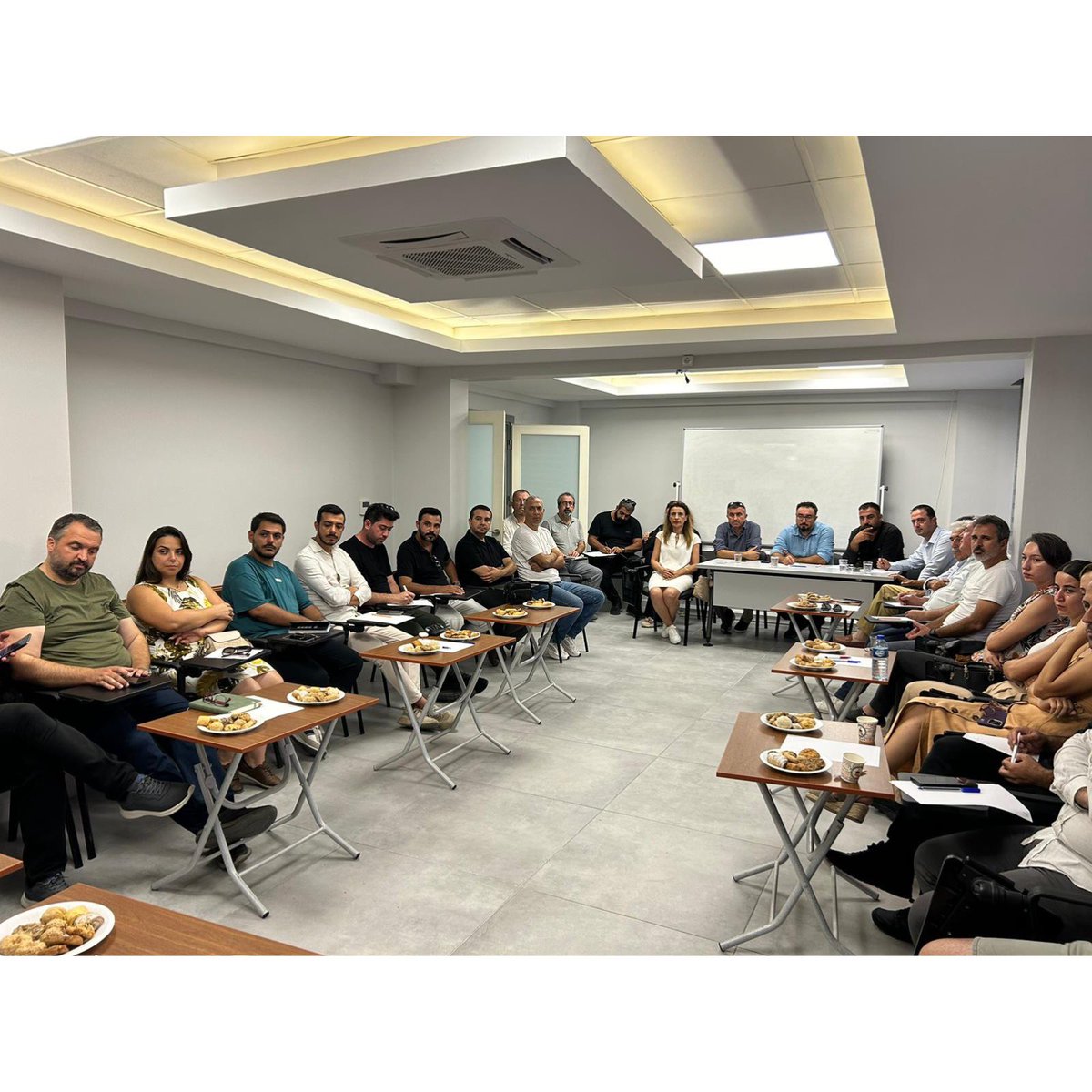 HAMOK ve İskenderun TMMOB İKK üyeleri bir araya geldi.