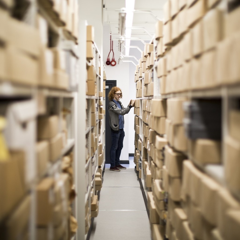 Want to work for us? 📜🔍We have an exciting opportunity for an Archives Assistant to join the Heritage Quay team! For more information about the role visit hud.ac/sv4.
