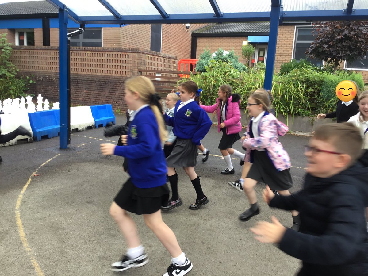 GorsewoodPrimar's tweet photo. Year 5 have been learning their compass directions and playing corners with places in the UK. #GorsewoodGeography #60active https://t.co/u2W87TsZod