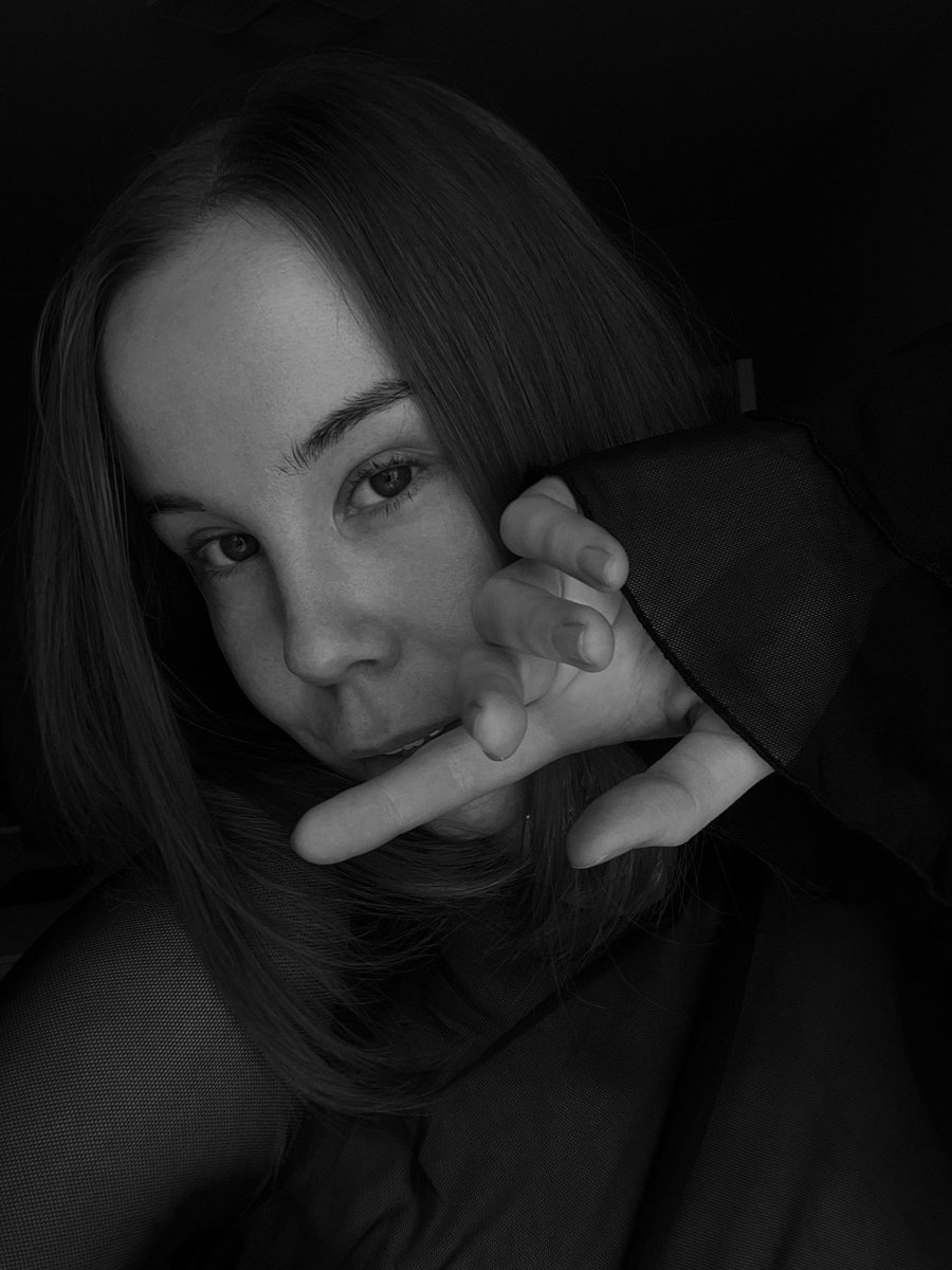 elsaredwood's tweet photo. 🩶🖤 https://t.co/OkN3Tdc1sj