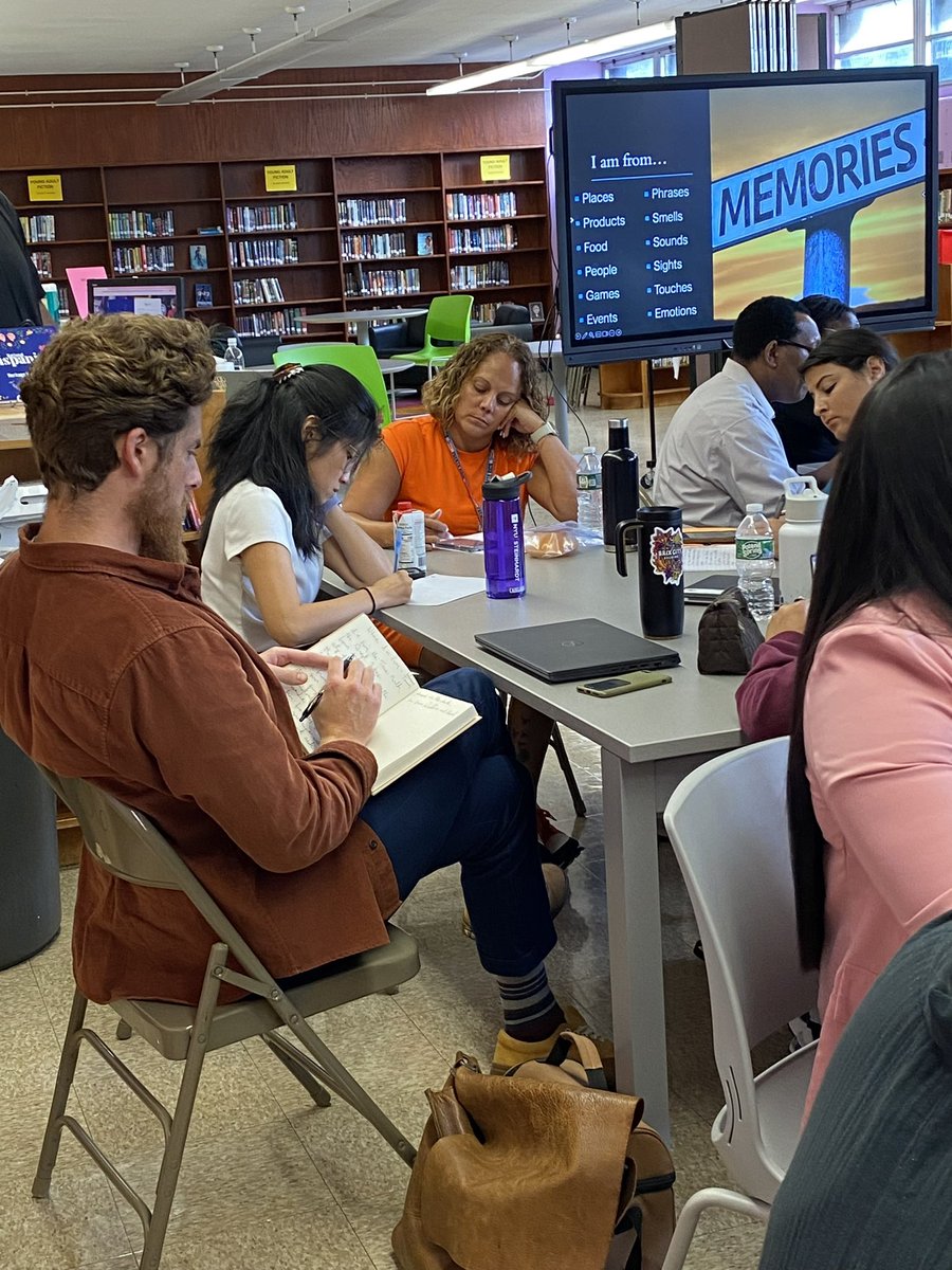 PSMS206M's tweet image. Yesterday, we kicked off our first professional development session for this year’s I AM Project: The Year of Empowerment! 🎉  It was an inspiring experience sharing Where I’m From poems and sharing artifacts that represent an aspect of our identity. #EmpowermentInAction