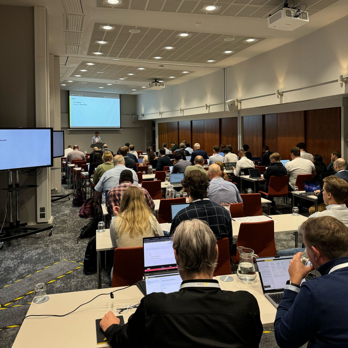 knime's tweet photo. DataHop London is in full swing! π‘ We're excited to hear from our speakers on all things #datascience, learn new techniques on KNIME, and connect with our community. What are your highlights so far?
#DataHop #London #KNIME https://t.co/DgOgumUDRB