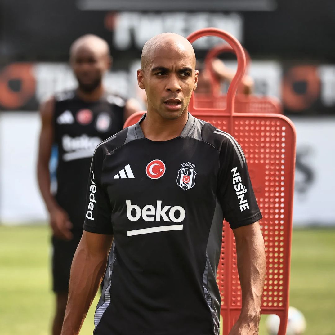 Things you love to see... João is here!
