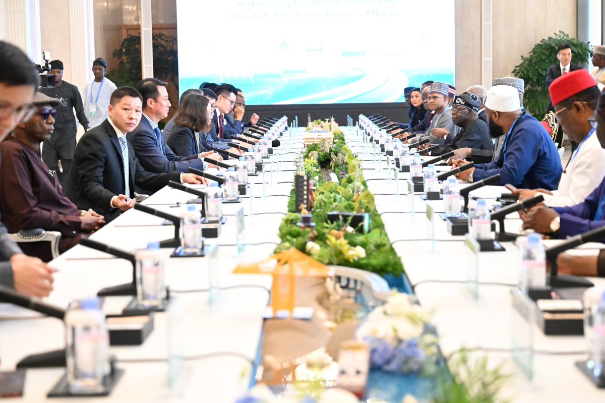 9aufal's tweet photo. Good to see Katsina’s young people breaking barriers in Tech. 

Aliyu Bugaje @AIBugaje_ of Huawei addressing President @officialABAT on behalf of the company, as part of the activities during Mr. President’s state visit to China 🇨🇳. https://t.co/JXtw8H8JO3
