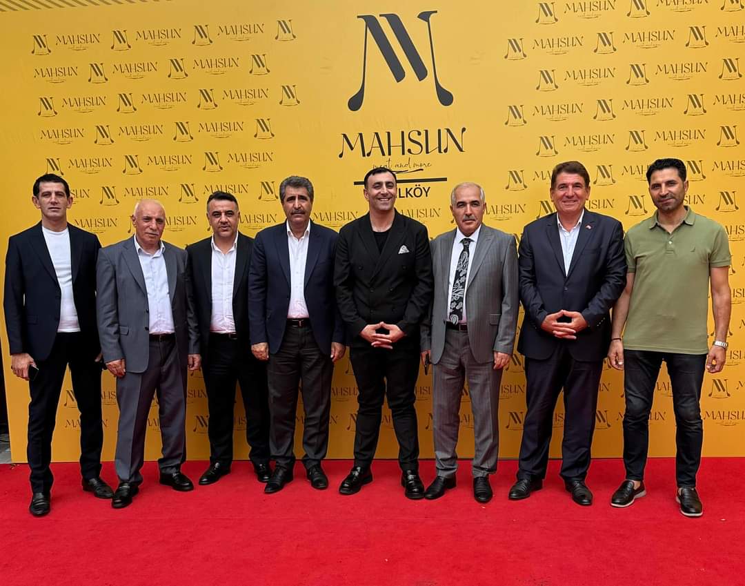 İstanbul'un önemli mekanları arasında yerini alacağından emin olduğum, iş adamı Sayın Mahsun Gökçur'un açmış olduğu @mahsunusta Yeşilköy şubesi açılışına dost ve akrabalarımızla katılım sağladık. Rabbim bereketli kılsın.