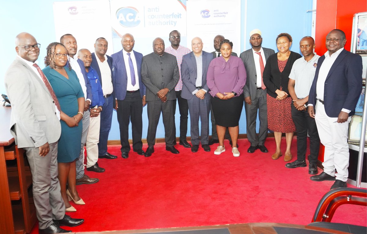 ACA_Kenya's tweet photo. #UpholdingAuthenticity 

Today @ACA_Kenya Executive Director, Dr. Robi Mbugua Njoroge, held a meeting with leaders of the Kenya Association of @KAM_Kenya Cement Manufacturing Subsector, led by Chair Mr. Mohit Kapoor, to address rising concerns over counterfeit cement.
@EAPC_PLC https://t.co/ybsNBKKbyQ