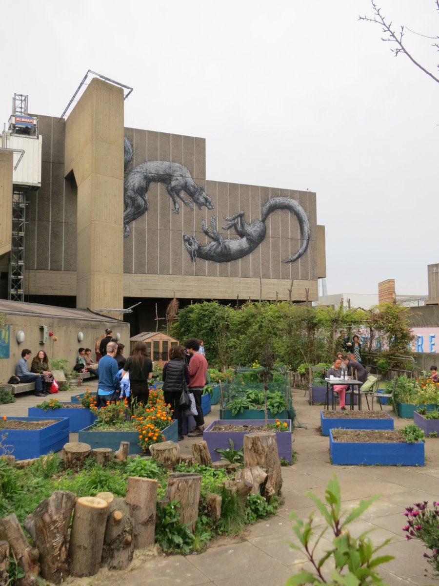 Der Nachhaltigkeitsdiskurs in der Architektur ist von bautechnischen Fragen geprägt. Doch war es nicht gerade die Technisierung des Bauens, die eine lang existierende Praxis der Reparatur beendete? die-architekt.net/das-unfertige-…