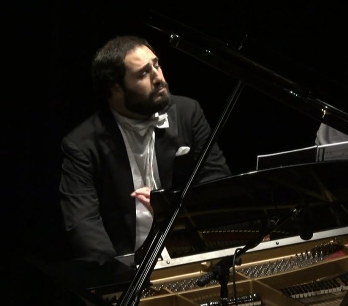 BarraliRoberto's tweet photo. #robertobarrali #maestrorobertobarrali #pianistarobertobarrali #robertobarralipianist #opera #pianist #concerto #concert #alicante #theater #theatre #Teatro #lirica #zarzuela #Musica #music #pianist #piano #pianoforte #artist #artista #klavier #repetiteur #korreperitor #spartito https://t.co/WK8ARBEEFB