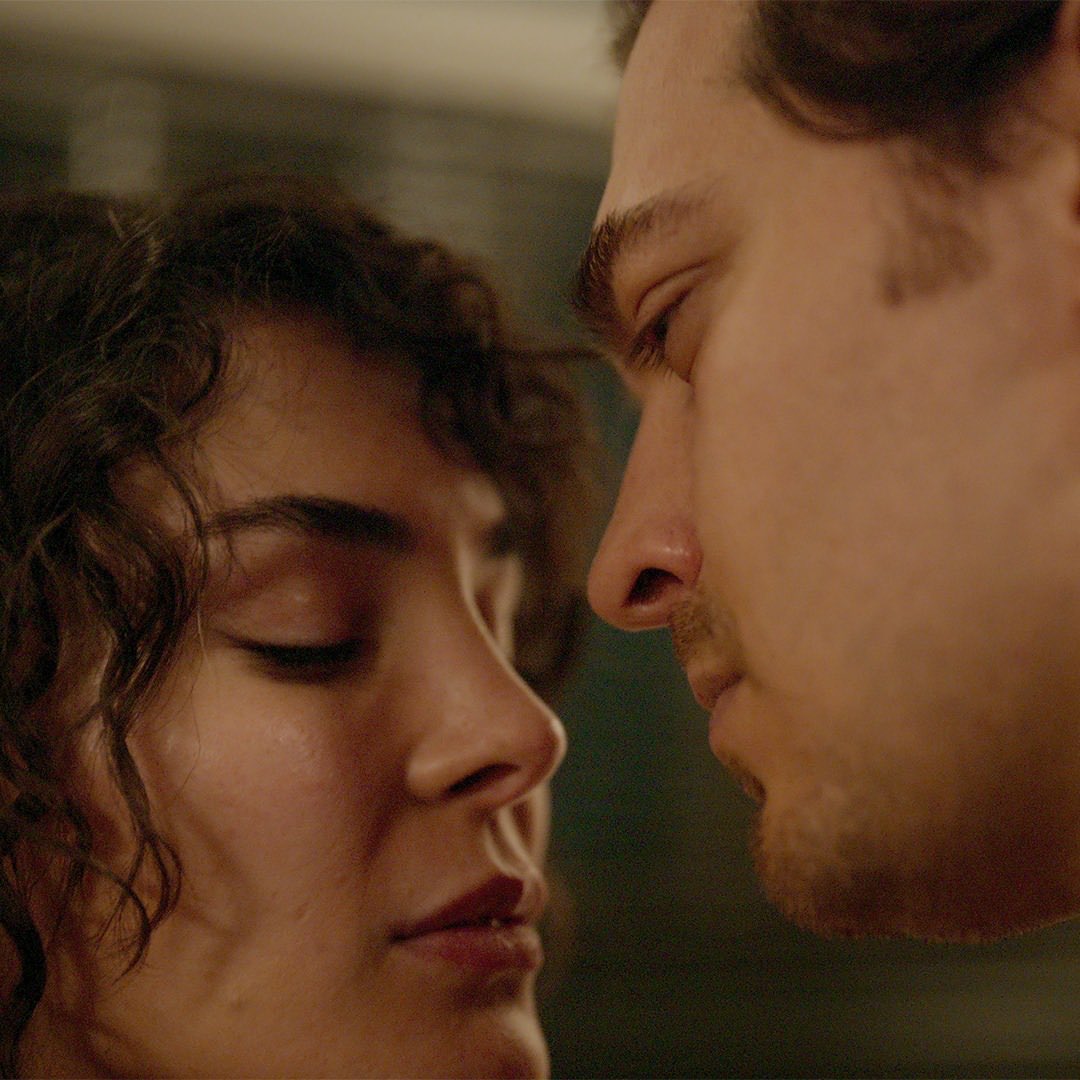 Tam Bir Centilmen filminden Ebru Şahin &amp; Çağatay Ulusoy.