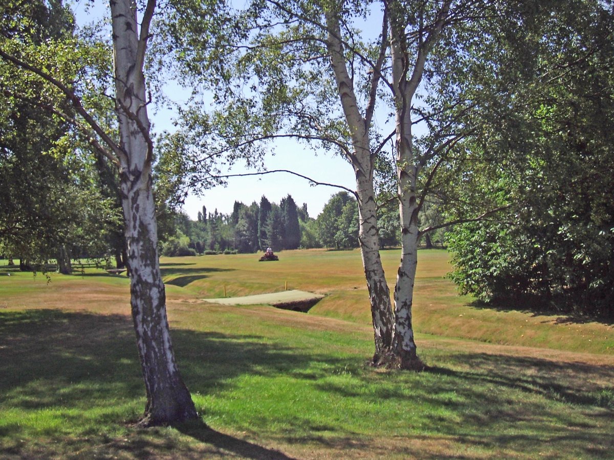 On #ThankAGreenkeeper day, let's show our appreciation for Matt Booth and his team. Their hard work and dedication allows us to enjoy this great game on our superb course.
Thank you from everyone at Wakefield Golf Club.