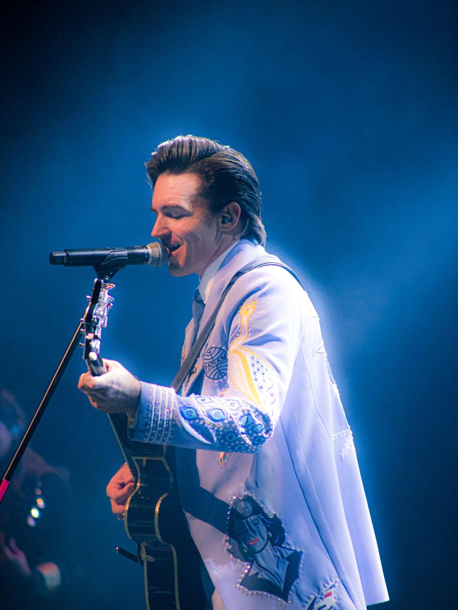 InherenteR's tweet photo. Drake Bell nos deslumbró con su presentación ayer en el Showcenter Complex ✈️❤️
.
📸 Lee Fotografía
.
.
.
#drakebell #nickelodeon #bellair #trend #showcenter #showcentercomplex #inherenterock @DrakeBell https://t.co/QSZpZcqRyF