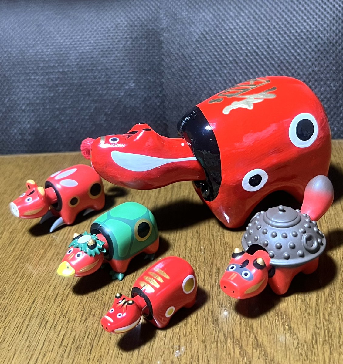 manma_maruru's tweet image. 夕食も餃子🥟

あかべこさん眺めながら
ひとりニヤニヤ
#あかべこ
#カッパベコ
#分福茶釜ベコ
#かまいたちベコ