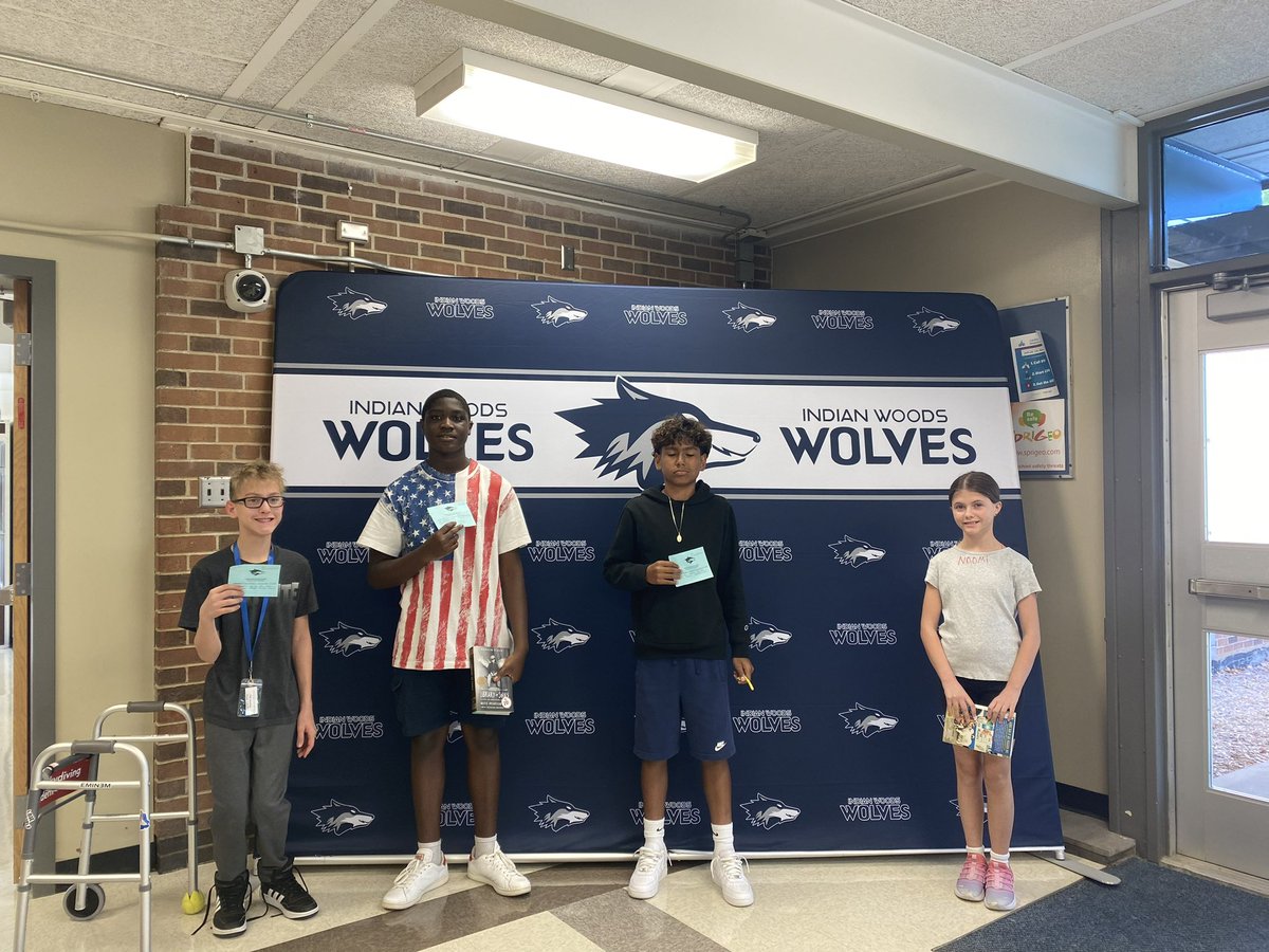 LCteach_learn's tweet image. Way to go Wolves! Another great group of kids recognized for safe, respectful, and responsible behavior at Woods! @IWMSWolves @Bclaypool63 @dreiling_grant