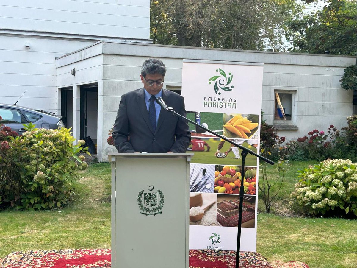 mahsooldotnet's tweet photo. H.E. the #AmbassadorofPakistanToNetherlands emphasized the significance of the #PakistaniMango, often referred to as the "King of Fruits," in promoting Pakistan globally.
https://t.co/baSTw0AAgY https://t.co/u7R5EYNRFS