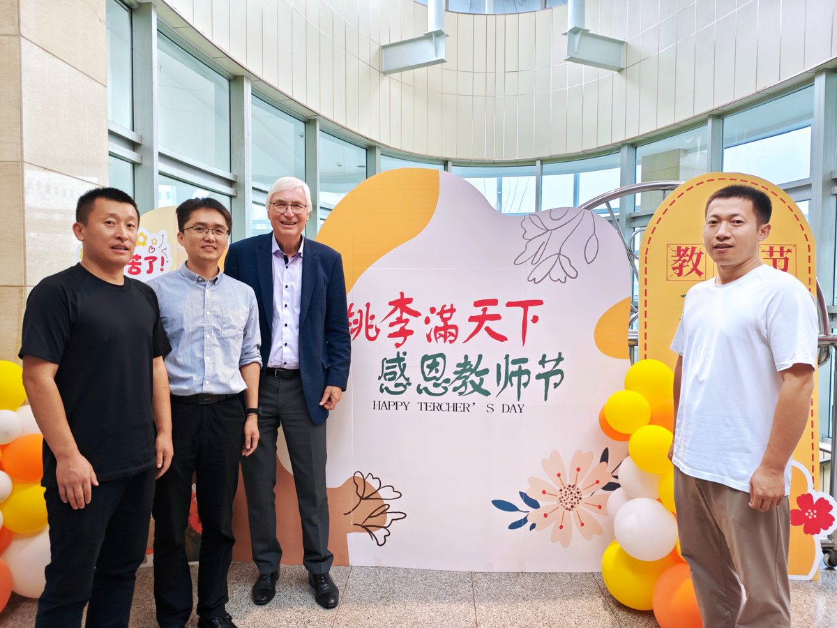 We are super fortunate and honored to host Prof. Herbert Mayr from LMU Munich at Tianjin University on the Teachers' Day!😀😀