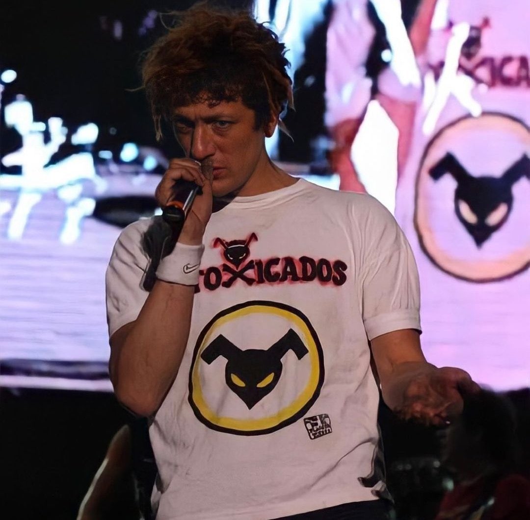 Chicos intoxicados por el rock and roll.
