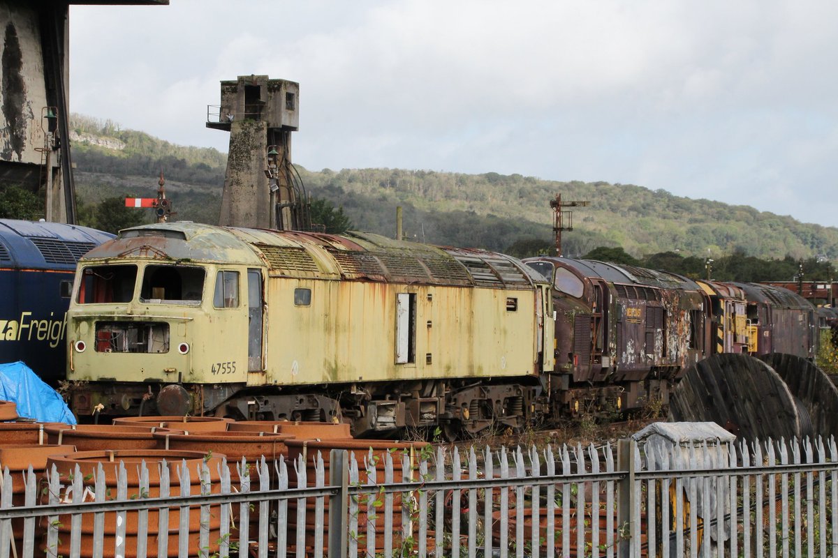 🚂📷#RailwayPhotography 
A bit of variety at Carnforth earlier. 
<a href="/westcoastrail/">West Coast Railways</a> <a href="/northernassist/">NORTHERN 🚆</a>