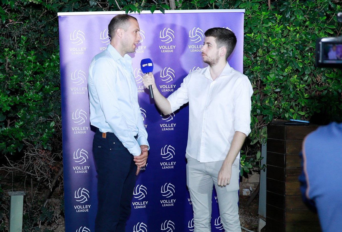 V_Agritakis's tweet image. Το πρώτο σερβίς της νέας Volley League πλησιάζει!🇬🇷🏐

Μερικοί εκ των πρωταγωνιστών μίλησαν στην κάμερα της ΕΡΤ, κατά τη διάρκεια της χθεσινής κλήρωσης του πρωταθλήματος στη Λίμνη Βουλιαγμένης!🎤

#VolleyLeague #OlympiacosSFP #PAOVolley #AONSMilon