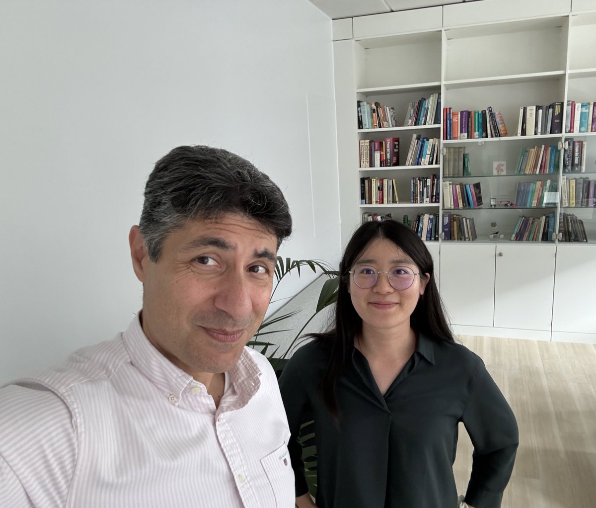 Congratulations <a href="/LFuyue/">FLiang</a> on passing your #PhD viva with flying colours! 👏🙌👍🥳

#PhDLife <a href="/ImperialChemEng/">Imperial ChemEng</a>