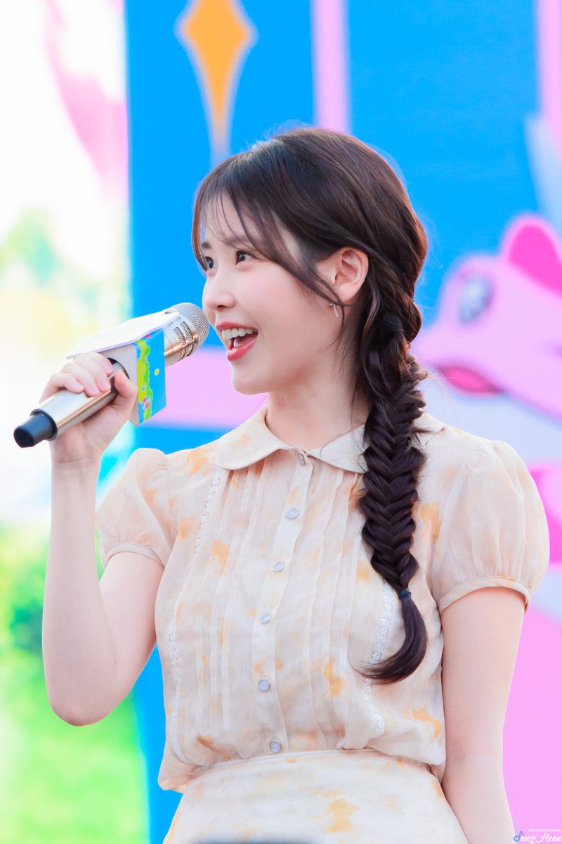 spring_IU_'s tweet photo. 올해 여름이 어땠냐고 묻는다면 
이 사진들을 보여주고싶다. 
더위가 있었냐는듯 청량함만 가득한 
어느 날의 여름 https://t.co/YLio9jAcMn