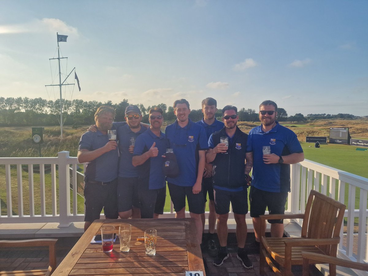 Big thanks to my team on #ThankAGreenkeeper day, constantly pushing to always improve our great golf course! Top bunch of guys 🔥👌