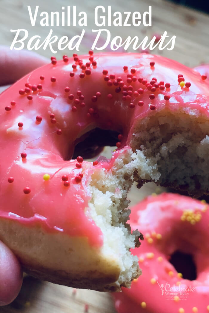 DiscoverSelf's tweet photo. If you love good dessert, here's #HomemadeVanilla Glazed Donuts Baked Without Yeast In A Donut Pan. Created during the #Lockdown these #donuts are some of the best! And so Colorful, too. #easyrecipe #dessert #Pink #lockdownfood #doughnuts #recipes https://t.co/zY0FzEVfHD https://t.co/wxvLosWY1Y