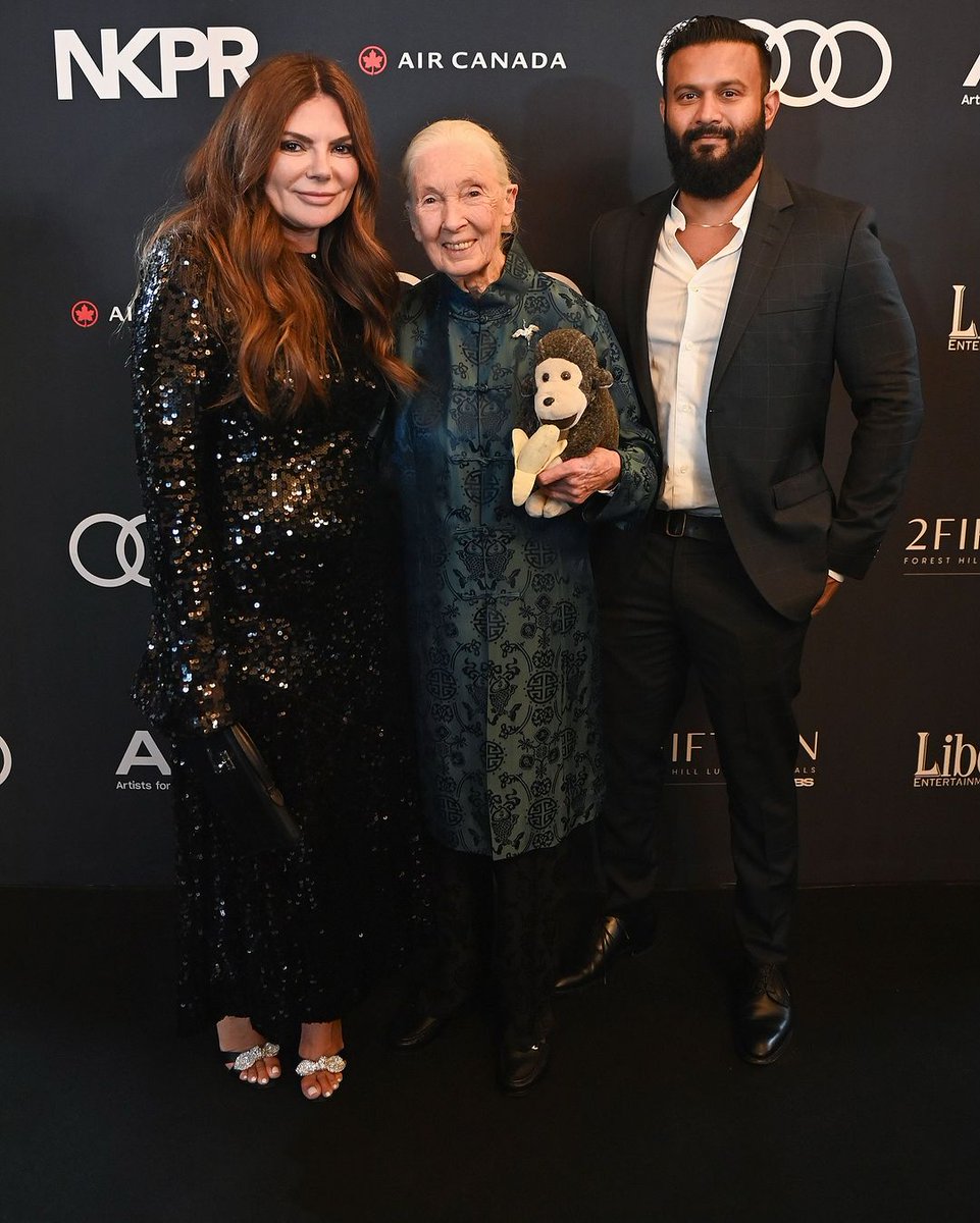 natashankpr's tweet image. My heart is overflowing! Last night was truly magical. To our ever-growing APJ family, your incredible generosity helped us raise much-needed funds for both @artistsforpeace and @JaneGoodallInst at the gala. 🖤 To-date, APJ has raised over $36 Million and helped over 31,000…