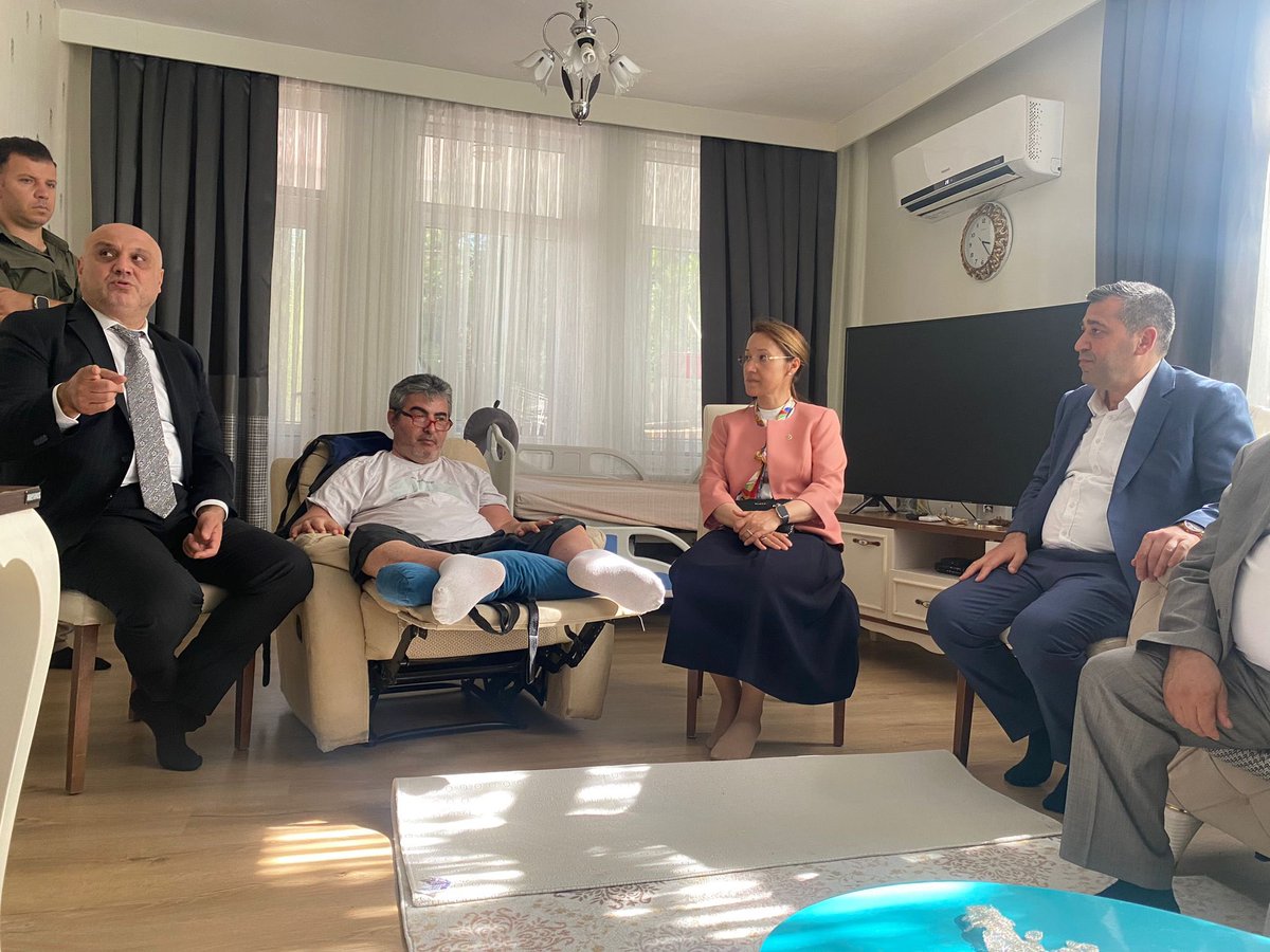 Onları asla yalnız bırakmayacağız...

Milletvekilimiz Sn <a href="/deryabakbak27/">Doç. Dr. DERYA BAKBAK 🇹🇷</a> İlçe Başkanımız Sn <a href="/ismailguler027/">İsmail Güler</a> ve GBB Başkan Vk. Sn <a href="/AslansoyHakan69/">Hakan Aslansoy</a>, Polis Gazimiz Sn Bülent Bilgili Beyi evinde ziyaret ederek; Kıymetli gazimize ve aileye, minnet ve şükranlarını ilettiler.