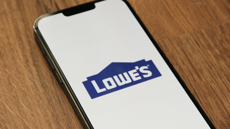 SecuritySoC's tweet photo. Lowe’s employees targeted with malvertising campaign https://t.co/ZarwYczESz https://t.co/2bDSAUMxQa