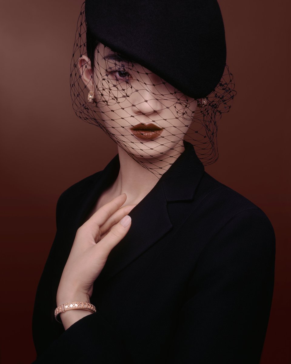 Dior's tweet photo. Pigmented perfection.
An enigmatic allure shades the pantones revealed within #DiorMagazine 47—modeling the craftsmanship of Maria Grazia Chiuri’s designs by harnessing the geometric glints of #DiorJoaillerie's 'My Dior' rings and bracelets by Victoire de Castellane. https://t.co/m4rpzTIamu