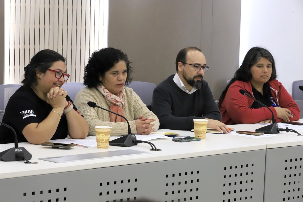 MintrabChile's tweet photo. Seguimos en los #DialogosMultinivel con la Confederación de Sindicatos del Comercio para la elaboración del proyecto de ley sobre Negociación Colectiva Multinivel. Nos acompañan @Min_Hacienda y @meconomia https://t.co/WgCA6eV9nK