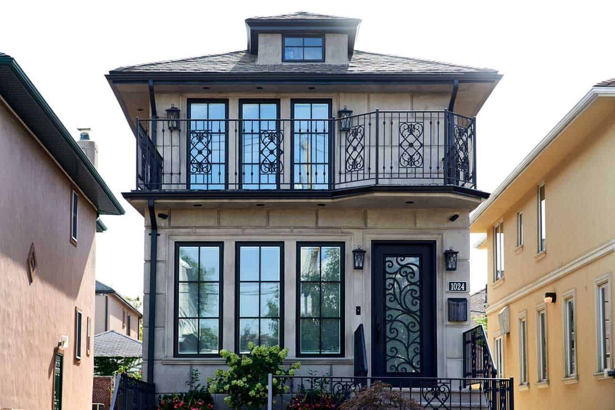 windowfixinc's tweet image. Inspect your weather stripping and door sweeps to prevent drafts and moisture.
Learn: buff.ly/4e0C5tW 
#windowfix #nyc #Brooklyn #windowrepair #windowreplacement #windowinstallation #doors #glassdoors #doorinstallation #doorrepair #doorreplacement #weatherproofing