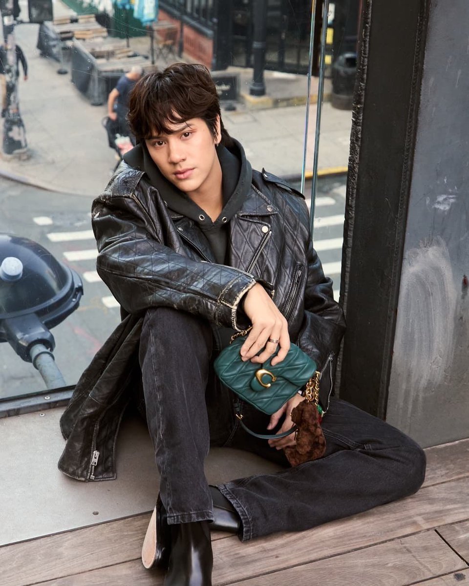ใครชงสวยมาขอขมาพี่นนนเดี๋ยวนี้ ร่างพี่กอประทับละ

NANON COACH NYFW2025
#CoachNYFWxNanon
#CoachSpring25
#CoachNY #mynameisnanon