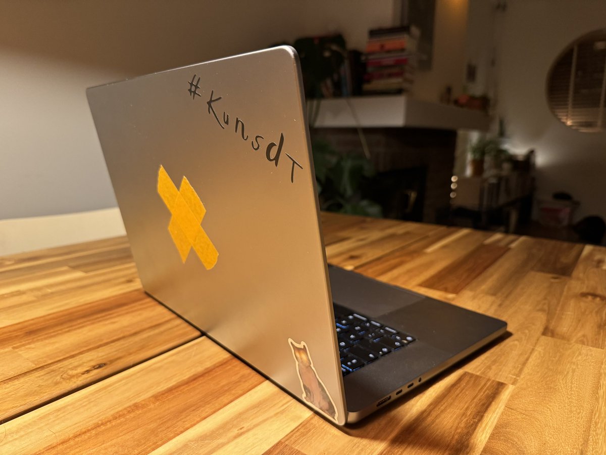 Sinds een paar maanden heb ik een groot kruis op m’n laptop. Waarom dat is, lees je hier > janvankampen.substack.com/p/stop-met-rec…