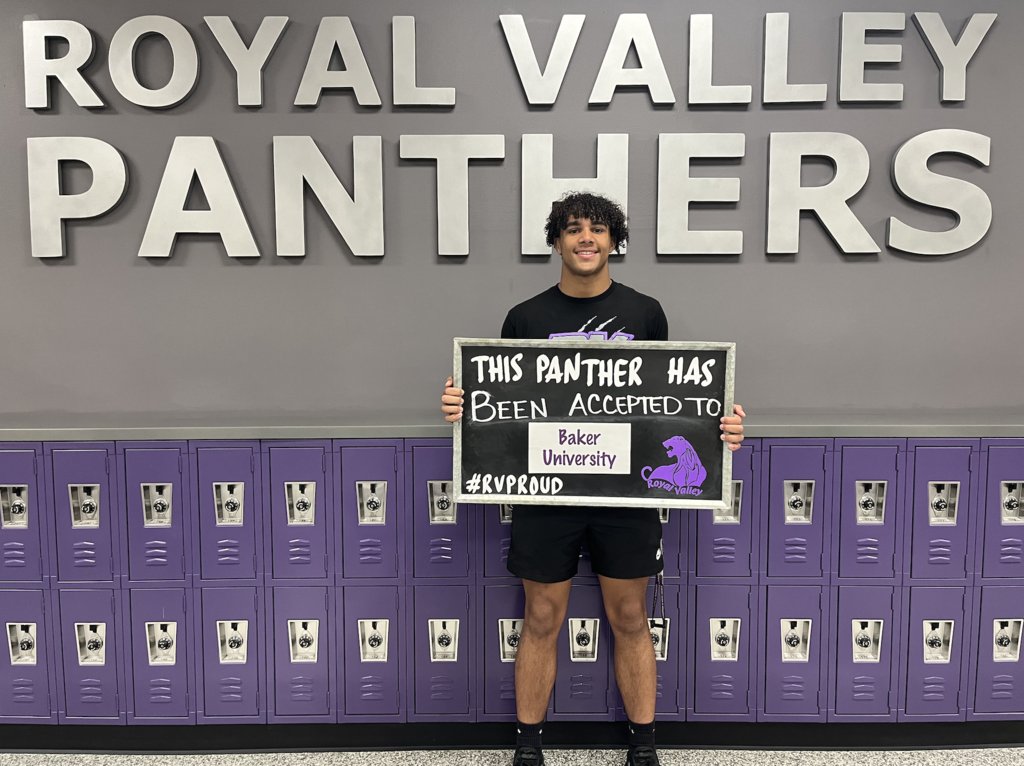 RV337's tweet photo. Congratulations to Avery Hunter on his acceptances to Wichita State University and Baker University! #ACCEPTED #ApplyKS #OneRV https://t.co/tMdLOZ12IL