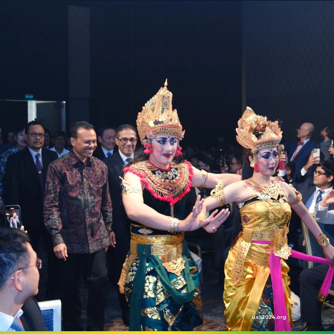 instagram.com/p/C_smc2xyyyn/…

(1/3) Opening Ceremony of UAA 2024 in Bali wrapped up successfully, with urology experts in Asia, Australia and New Zealand gathered and witness the unforgettable momentum in Urology. 🙌🏼✨
For more details, visit our website at uaa2024.com.
