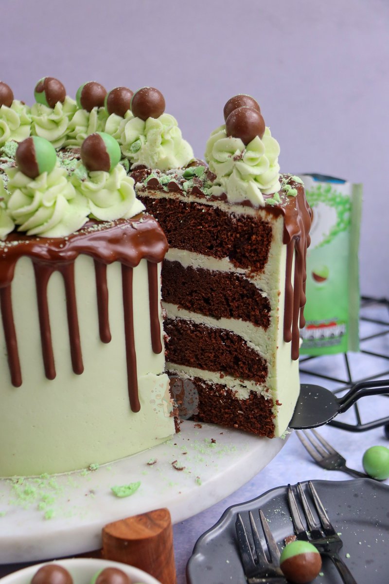 Mint Aero Drip Cake 💚🤎 Recipe - janespatisserie.com/2017/05/18/min…