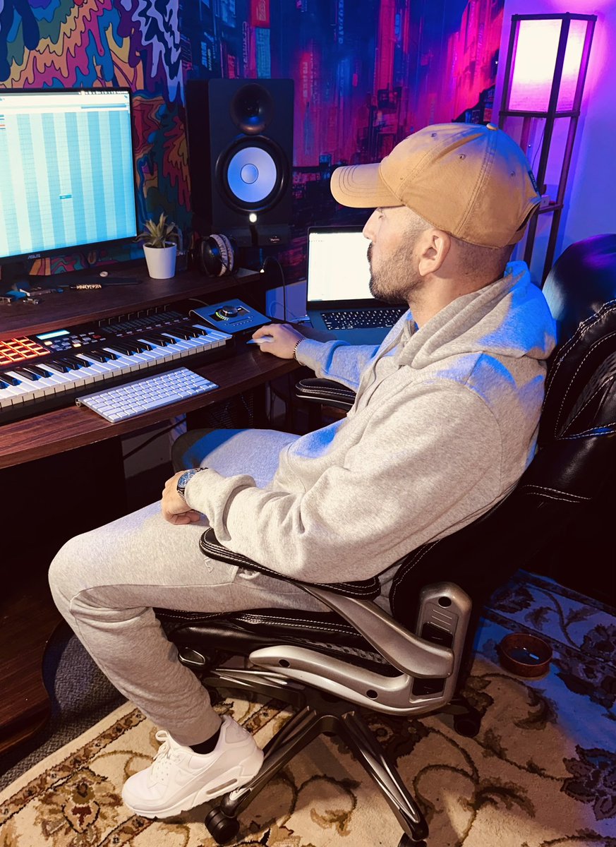 88Cooked's tweet image. Day 130 of making beats everyday and uploading them. Working!  #beatmaker #musicproducer #homestudio #songwriter #producergrind #producerlife #grindinghard