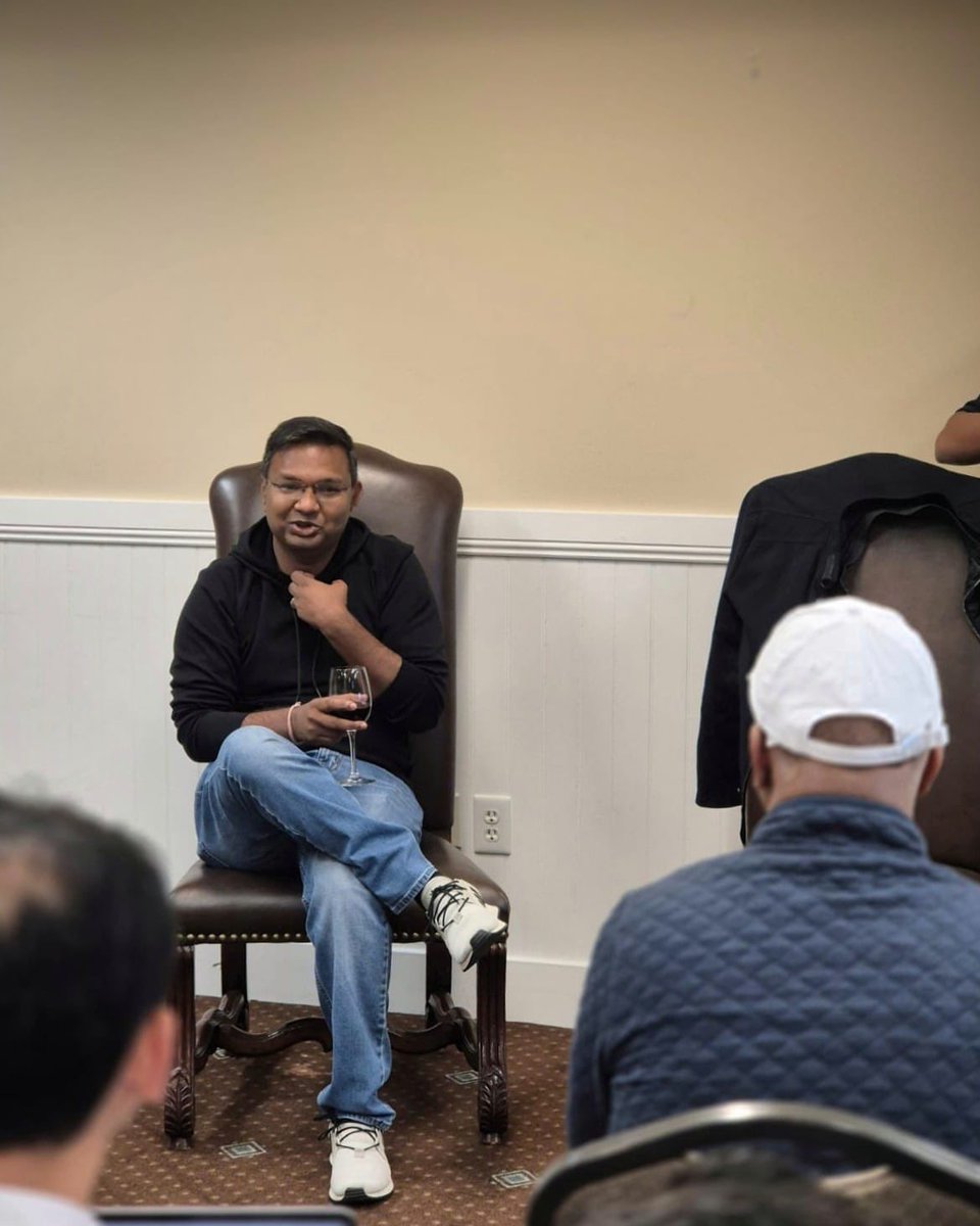 avinashraghava's tweet image. Late-night hustle, coffee-fueled grind, and endless Slack pings—that’s the founder&apos;s life, right? Abhinav Shashank  Co-founder &amp;amp; CEO of Innovaccer has lived it all!

After a decade in healthcare tech, here&apos;s Abhi sharing why &quot;amping it up&quot; 24/7 isn’t always the answer. 👇…