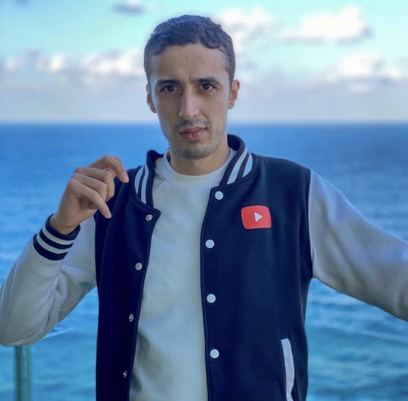 lahcen_bkh's tweet image. [THREAD] Les meilleurs vidéos de la trend overreact de Seinhor9 🐟