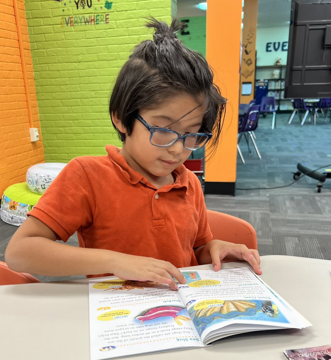 AGHoulihan's tweet photo. Thrilled to meet my new #ReadWithU reading buddy today @BentonHeightsES! Full of energy, loves reading and knows a lot about sharks! #Literacy4U #TeamUCPS @UCPSNC @aestinch ππ―ππ¦ https://t.co/RoFBgqvuYs
